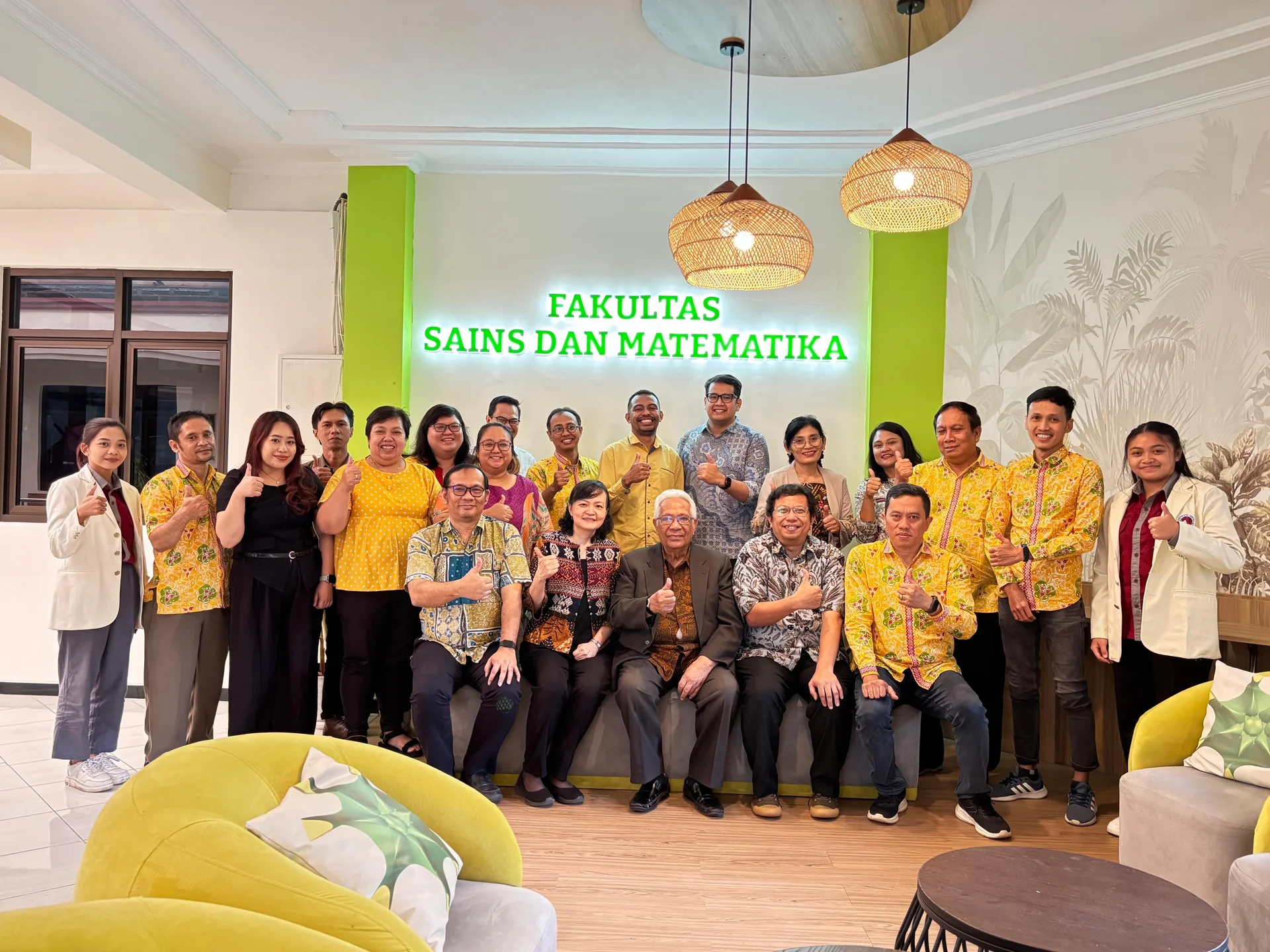 Studi Banding Program Studi Fisika ke Fakultas Sains dan Matematika Universitas Kristen Satya Wacana