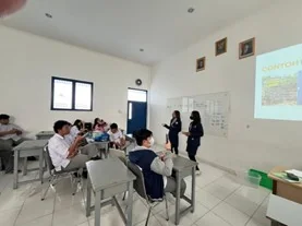 Mahasiswa Pariwisata Matana University Ajarkan Pembuatan Itinerary kepada Siswa SMA Kalam Kudus